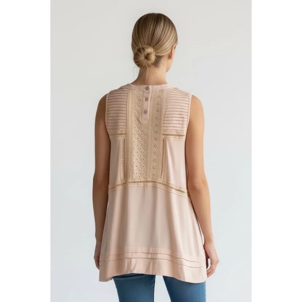 POL Peach Lace Trim Sleeveless Boho Top | Crew Neck  Relaxed Fit Blouse